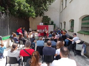 L’hora del conte i jocs a la Casa Alegre de Sagrera